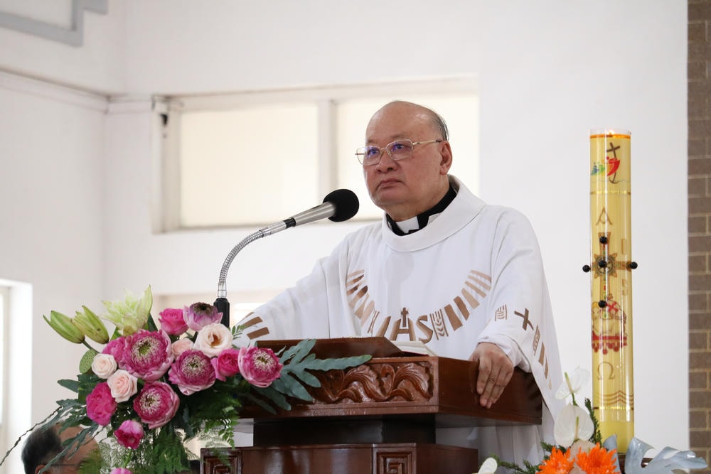 THÁNH LỄ MỪNG HỒNG ÂN KIM KHÁNH LINH MỤC  CHA PHÊRÔ PHẠM NGỌC PHI