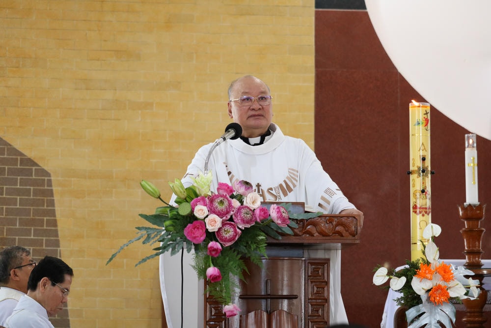 THÁNH LỄ MỪNG HỒNG ÂN KIM KHÁNH LINH MỤC  CHA PHÊRÔ PHẠM NGỌC PHI
