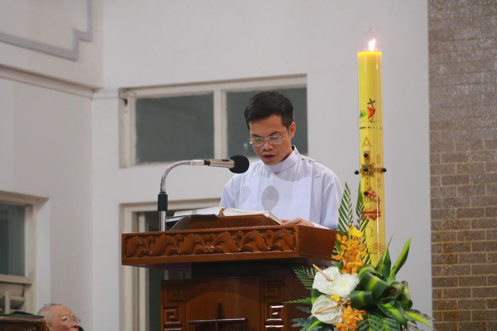 Album ĐCV Sao Biển hiệp thông cử hành thánh lễ cầu nguyện cho Đức Cố Giáo Hoàng Phanxicô