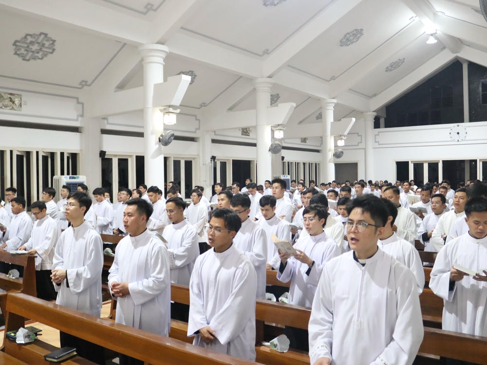 Album Chúa Nhật Phục Sinh 2025