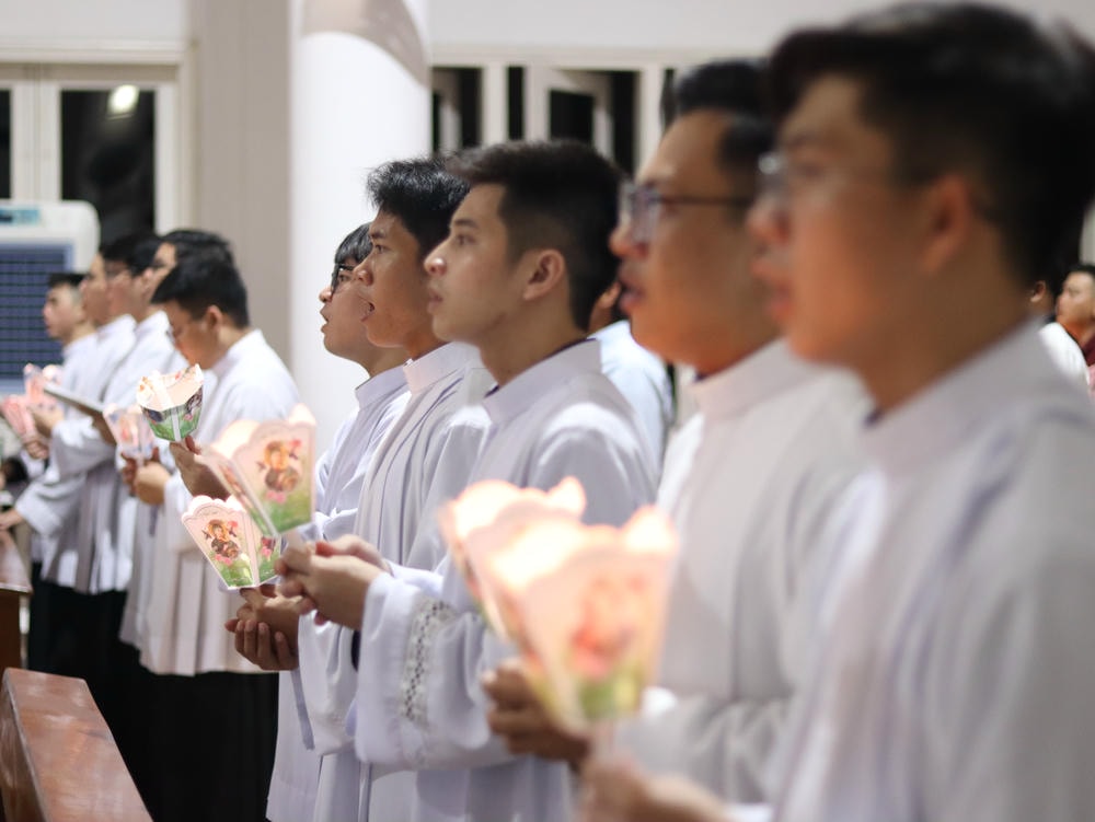Album Thứ Bảy Tuần Thánh 2025