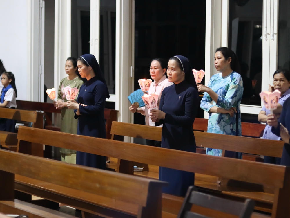Album Thứ Bảy Tuần Thánh 2025
