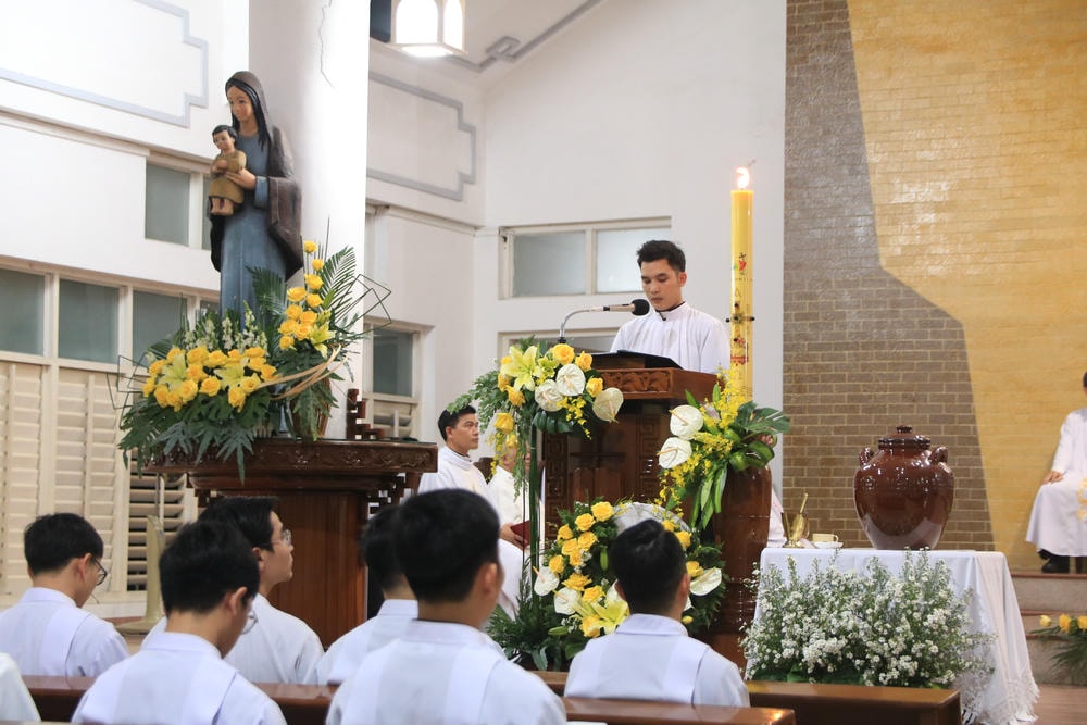 Album Thứ Bảy Tuần Thánh 2025