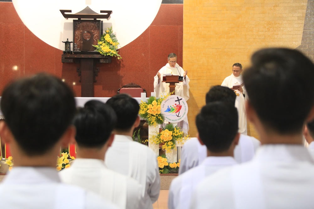 Album Thứ Bảy Tuần Thánh 2025