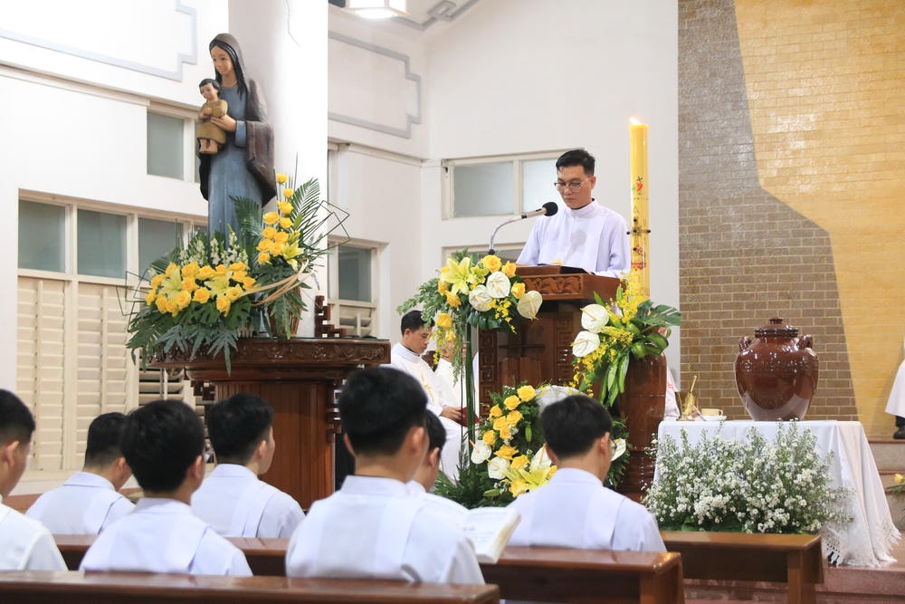 Album Thứ Bảy Tuần Thánh 2025