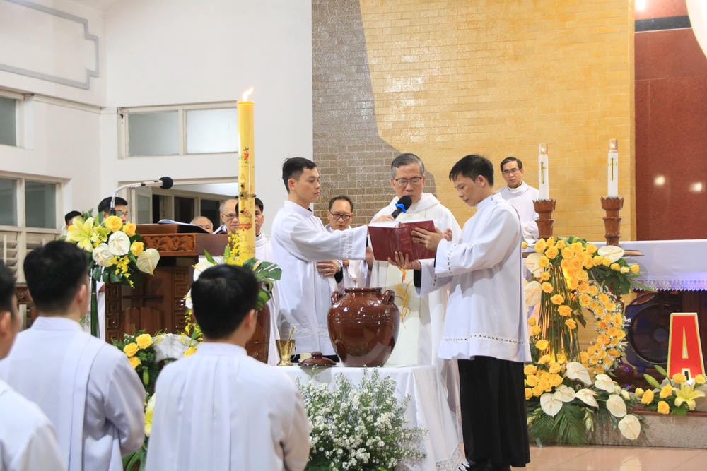 Album Thứ Bảy Tuần Thánh 2025