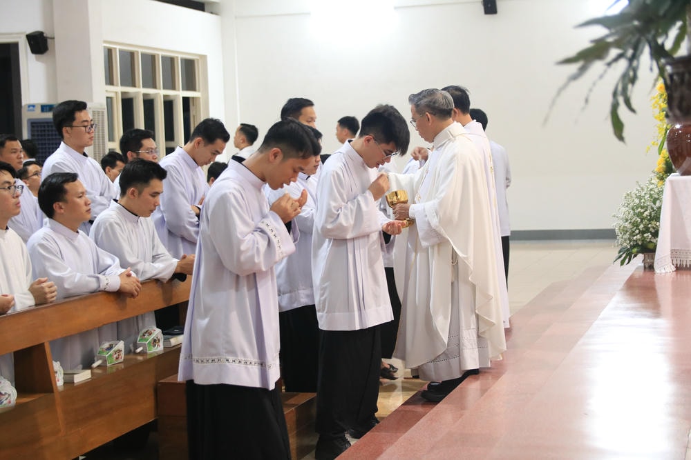Album Thứ Bảy Tuần Thánh 2025
