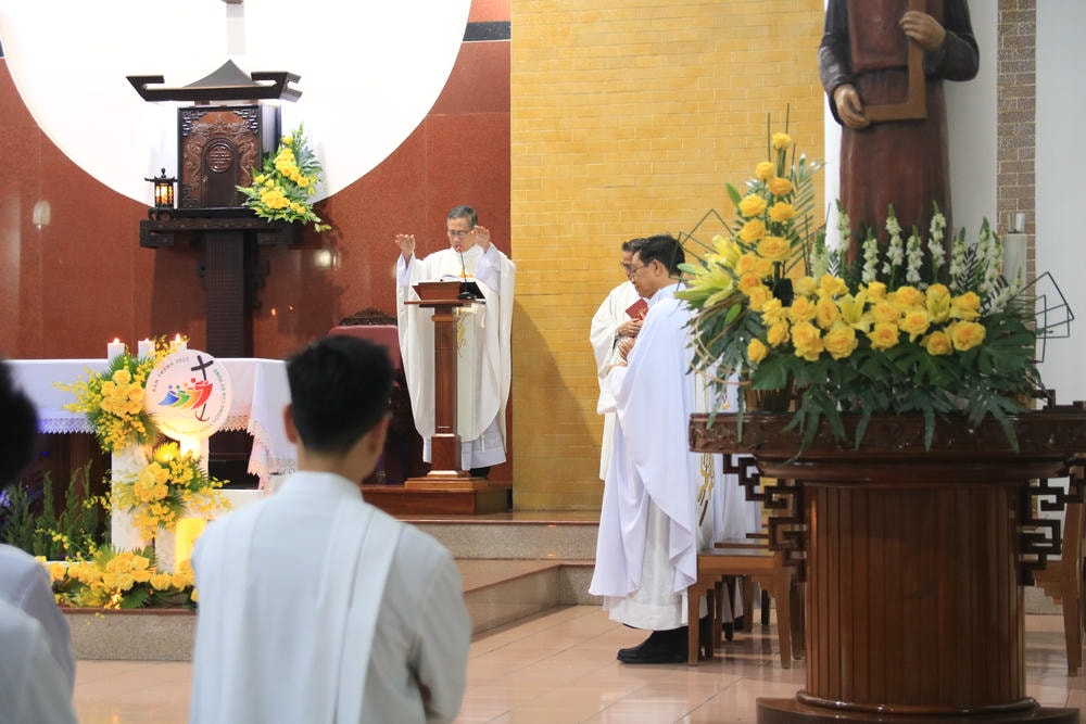 Album Thứ Bảy Tuần Thánh 2025