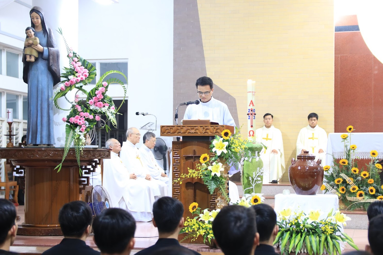 Thánh lễ Tạ ơn các tân Linh mục Giáo phận Qui Nhơn khoá XV tại Đại Chủng viện Sao Biển Nha Trang