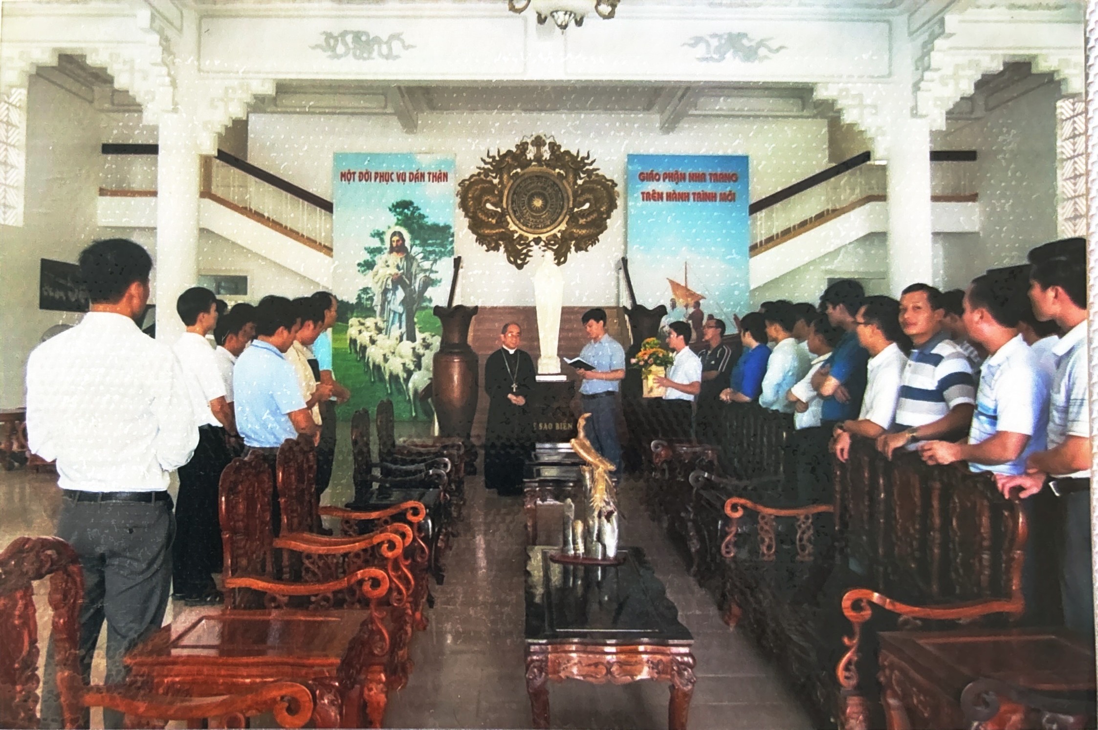 ĐÀO TẠO NHÂN BẢN