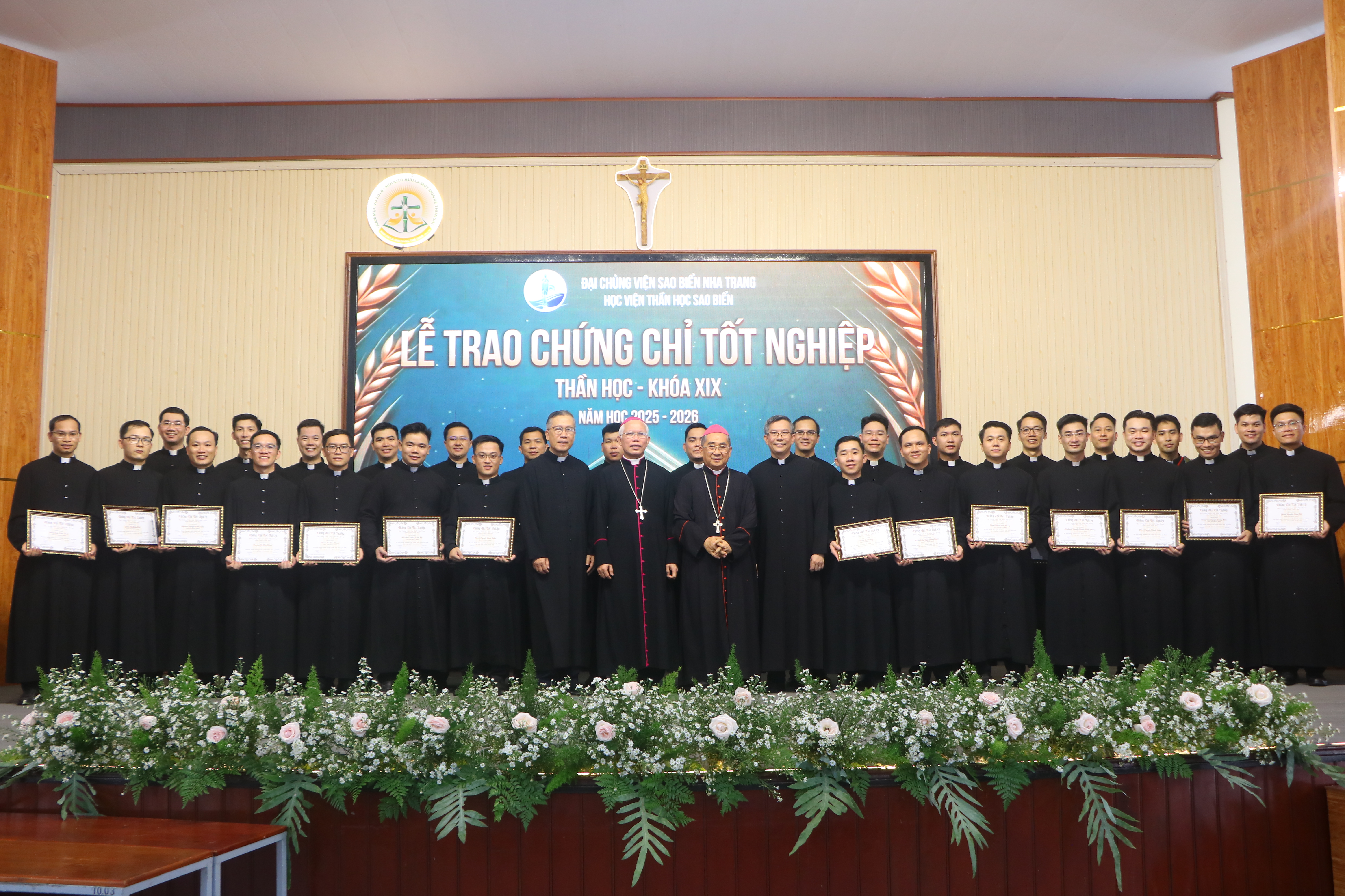 Album Lễ Trao Chứng Chỉ Tốt Nghiệp Triết Học & Thần Học 2025 - 2026