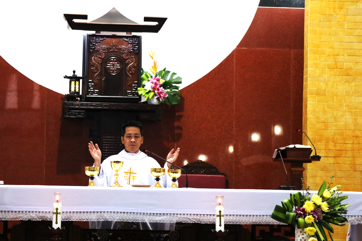 LỄ CÁC TỔNG LÃNH THIÊN THẦN MICHAEL, GABRIEL VÀ RAPHAEL  BỔN MẠNG CHA MICAE LÊ NGUYỄN HOÀI VŨ
