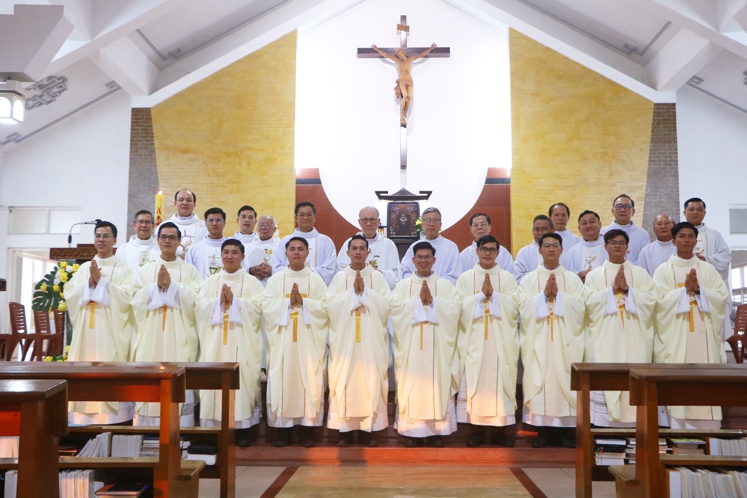 Th&aacute;nh Lễ Tạ Ơn C&aacute;c T&acirc;n Linh Mục Gi&aacute;o Phận Qui Nhơn Kh&oacute;a XVIII Tại Đại Chủng Viện Sao Biển Nha Trang